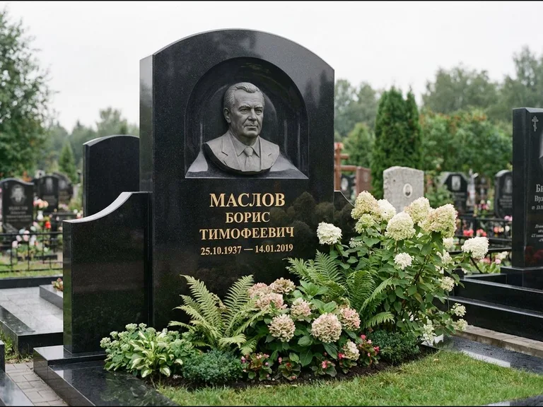 Памятник с барельефом — выполненная работа 11 в Сургуте