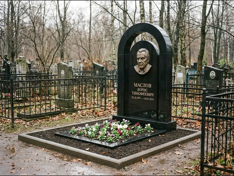 Памятник с барельефом — выполненная работа 23 в Сургуте