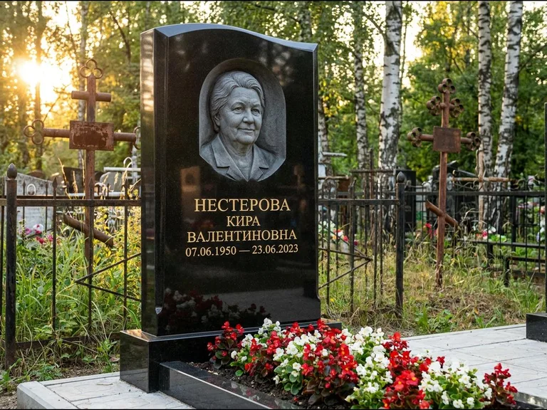 Памятник с барельефом — выполненная работа 24 в Сургуте