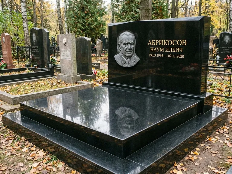 Памятник с барельефом — выполненная работа 37 в Сургуте
