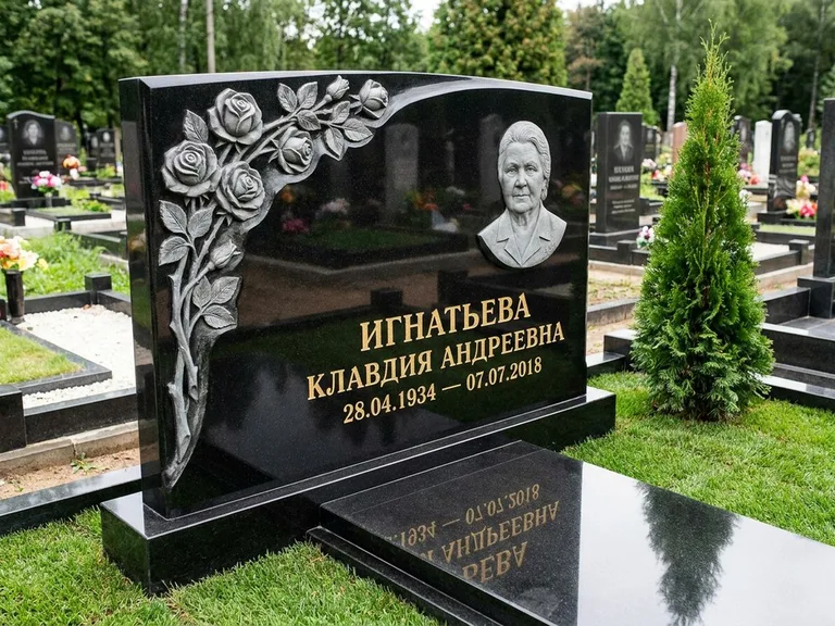 Памятник с барельефом — выполненная работа 45 в Сургуте