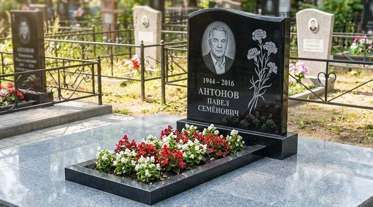 Памятник с гравировкой гвоздик — выполненная работа «Антонов» в Сургуте