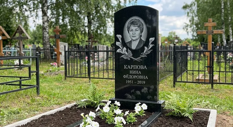 Памятник с гравировкой калл — выполненная работа «Карпова» в Сургуте