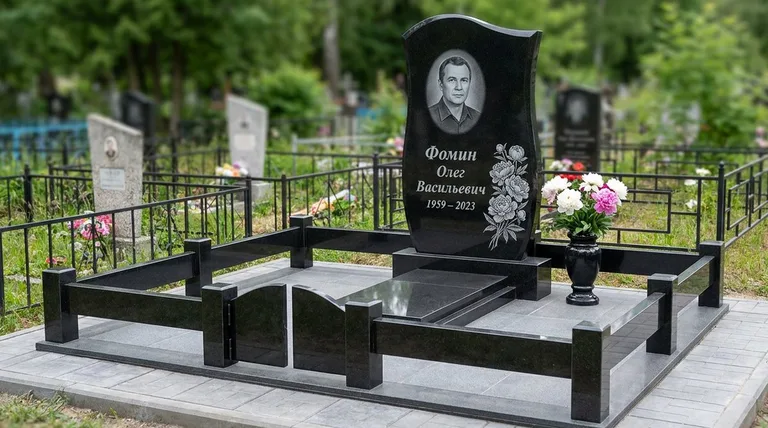 Памятник с гравировкой пионов — выполненная работа «Фомин» в Сургуте