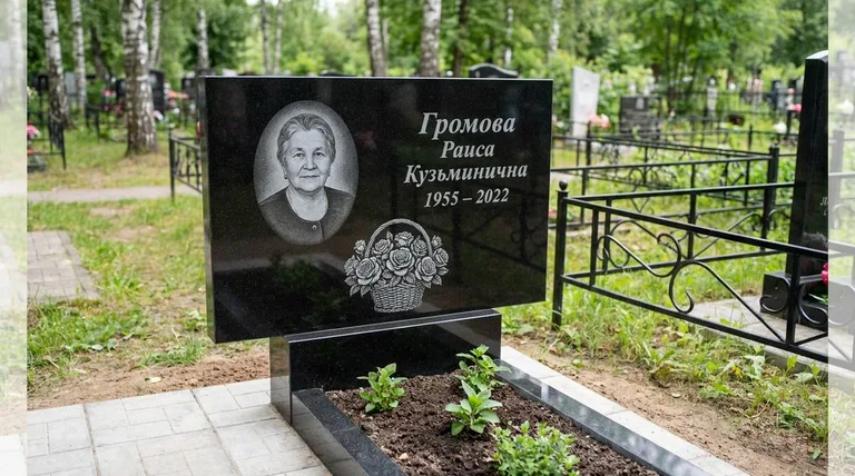 Памятник с гравировкой роз — выполненная работа «Громова» в Сургуте