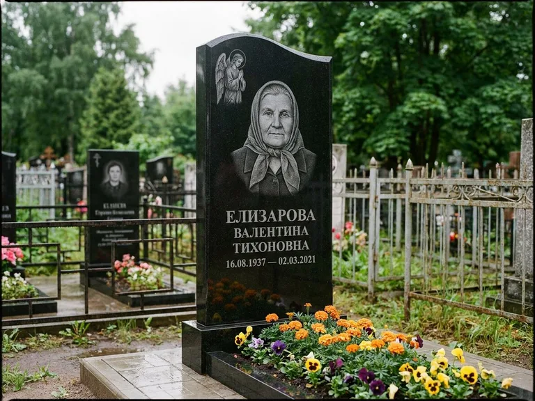 Памятник с гравировкой ангела — гравировка ангела с голубем по диагонали стелы, работа «Пантелеева» в Сургуте