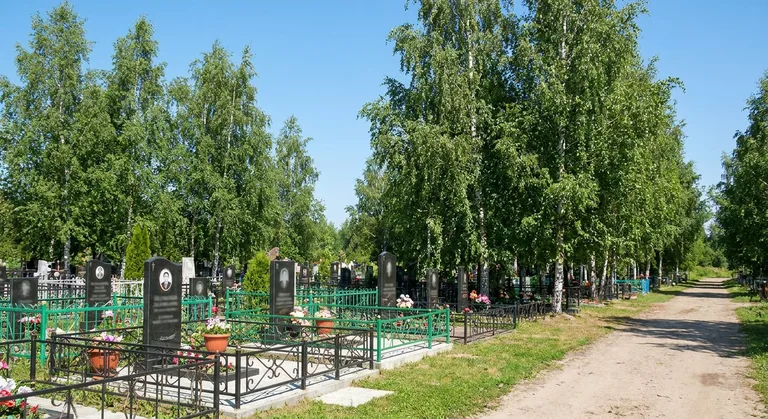 Долгопрудненское кладбище в Москве