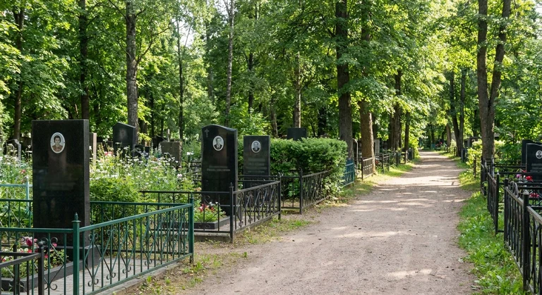 Памятники на Перовском кладбище в Москве — изготовление и установка