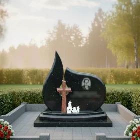 Гранитный православный памятник с крестом для мемориального комплекса - ПН427