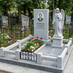 Памятник с ангелом из серого гранита
