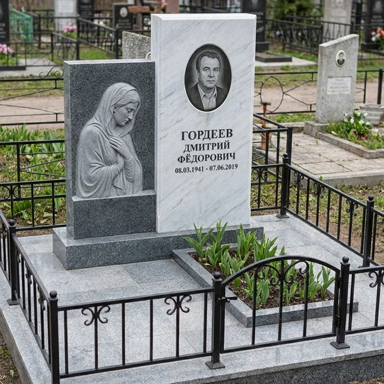 Памятник "Скорбящая Мать" из белого мрамора