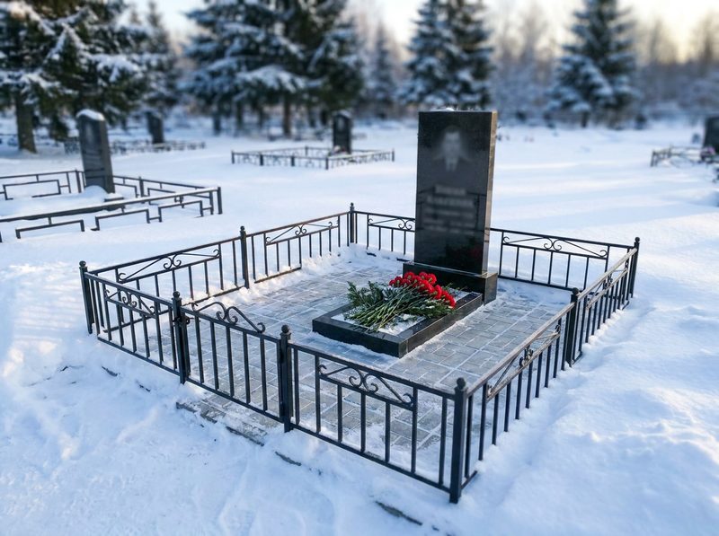 Уборка могилы в Сургуте — пример 3